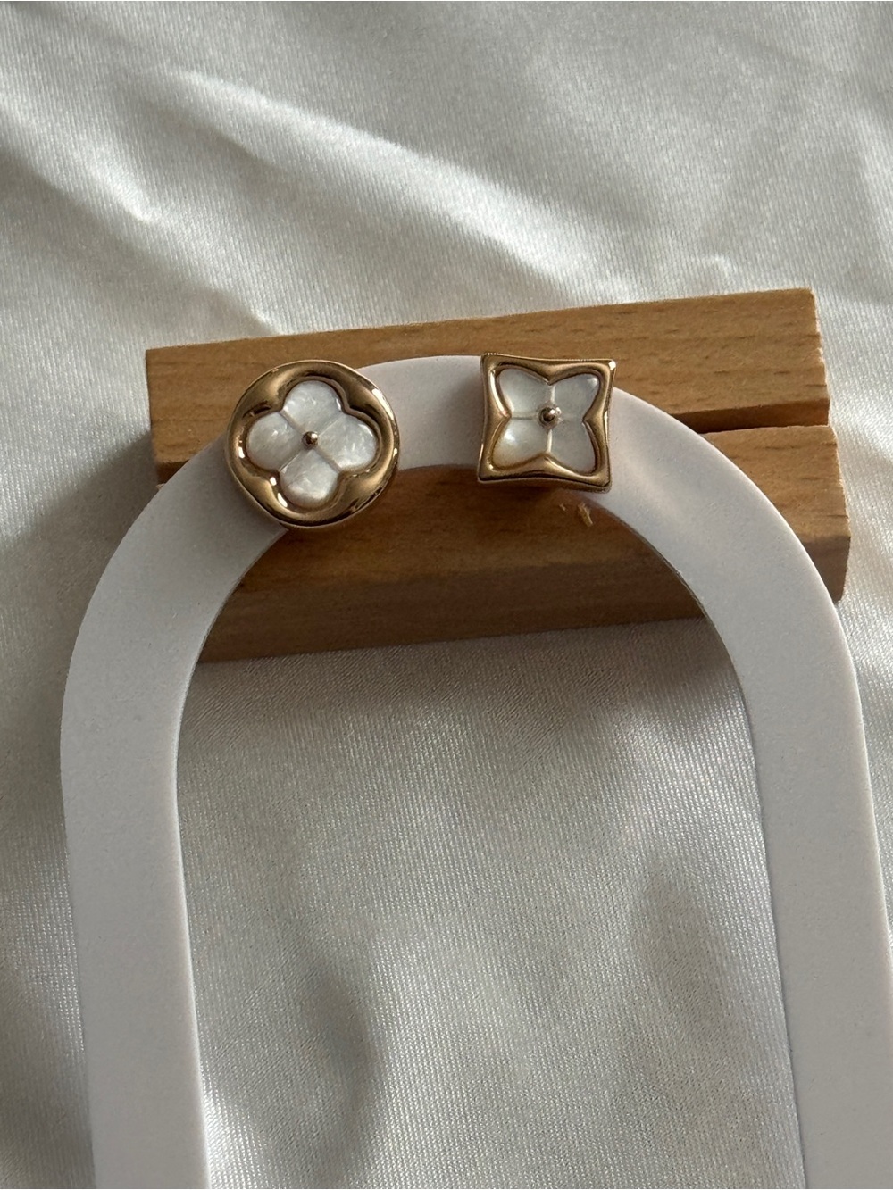 Louis Vuitton Gold and White Floral Stud Earrings - Women Jewelry